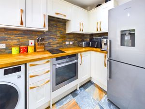 KITCHEN- click for photo gallery